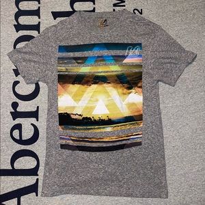 Gray short sleeve tee
